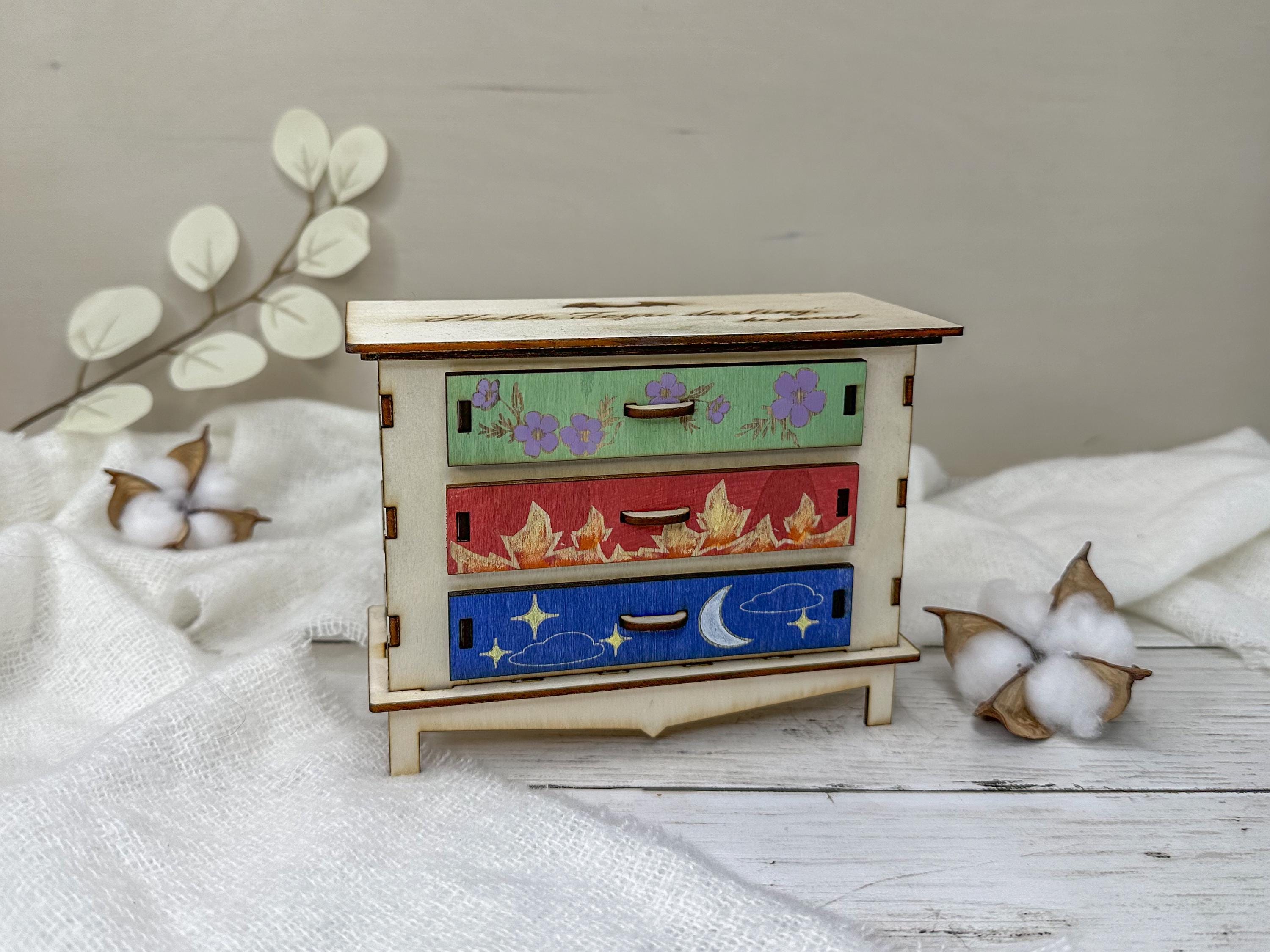 Feyre's Dresser Painted Replica Miniature inspired by ACOTAR | Gift for Book Lovers